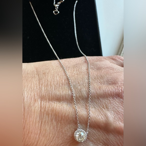 Diamond solitaire necklace white gold. - Picture 4 of 8